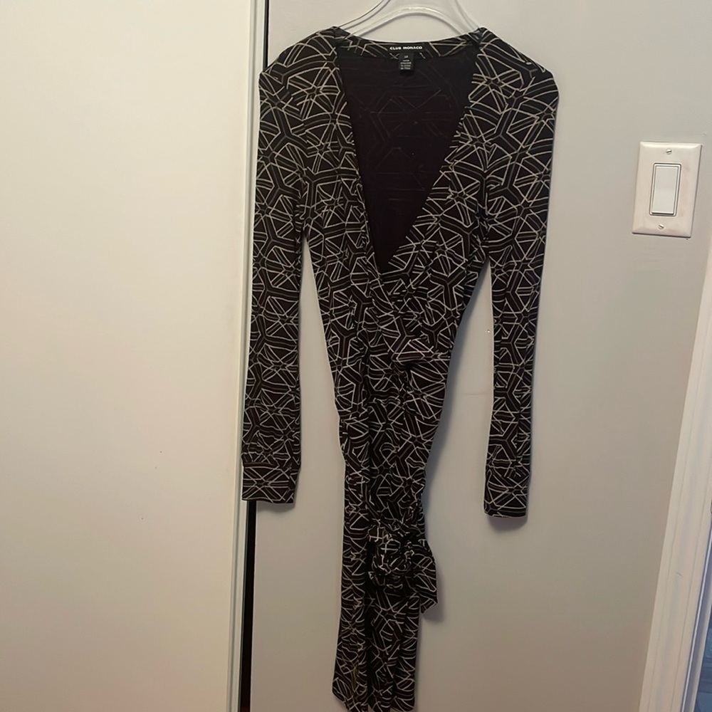 Club Monaco wrap dress black print size Small